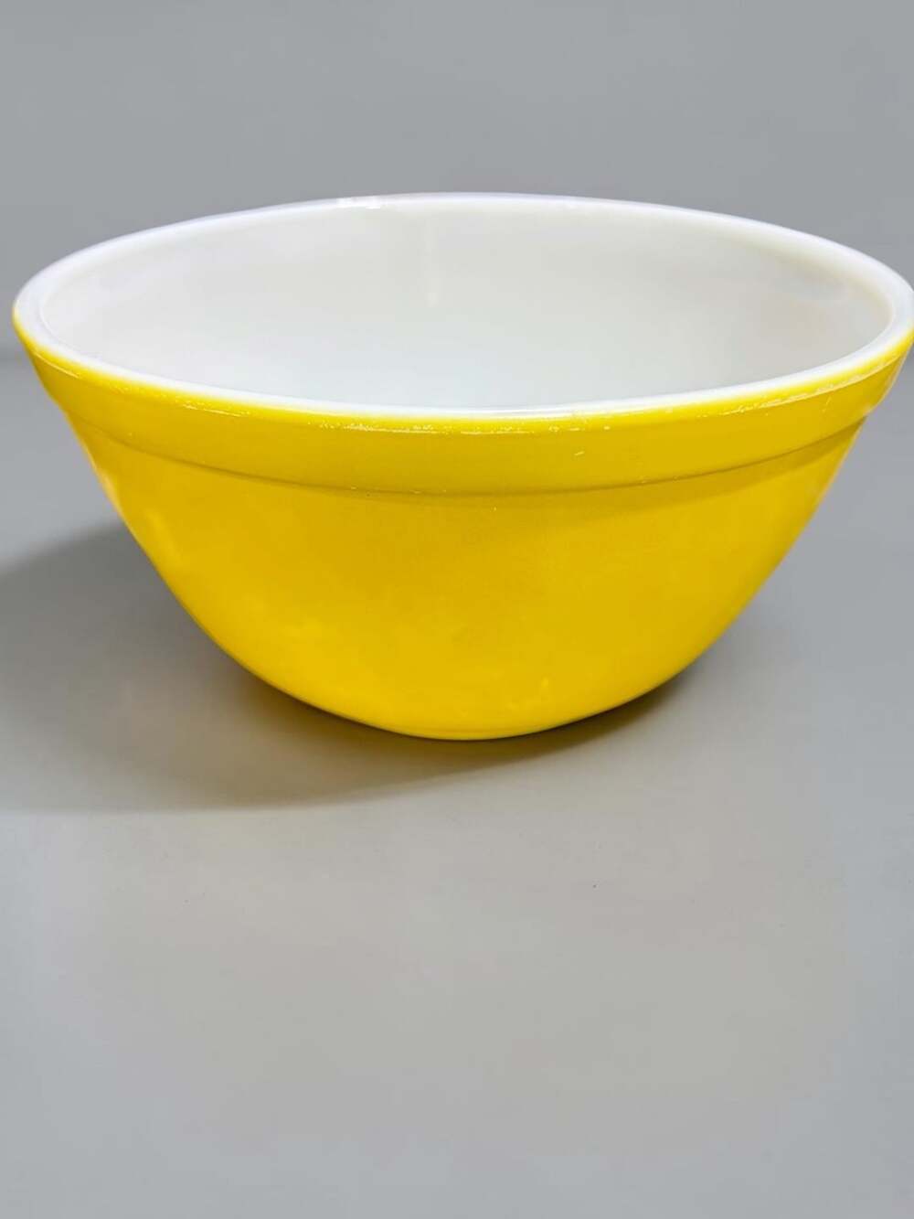 Pyrex Mixing Bowl 402 Yellow 1.5 QT Vintage Ovenware